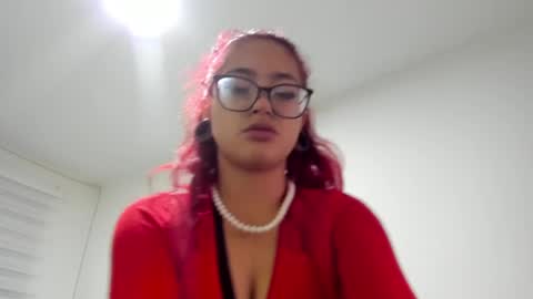 sara_red_x online show from 2, 4, 2026