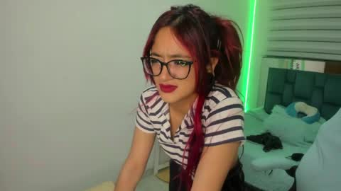 sara_red_x online show from 6, 5, 2026