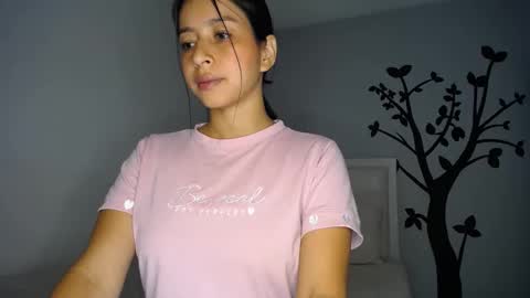 Snapshot of sara_tris chatting on 9, 9, 2025 Sara online show from 9, 9, 2025