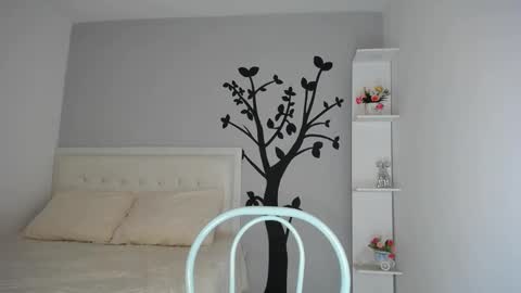 Snapshot of sara_tris chatting on 17, 10, 2025 Sara online show from 17, 10, 2025