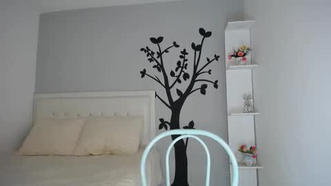 Snapshot of sara_tris chatting on 23, 10, 2025 Sara online show from 23, 10, 2025