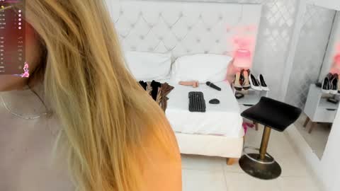 Saraa Gomez online show from 2, 2, 2025