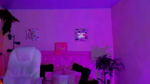Snapshot of saraa_ramirez chatting on 7, 3, 2025 Sarah Ramirez online show from 7, 3, 2025