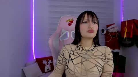 Sarah Ramirez online show from 4, 12, 2025