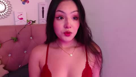 Snapshot of saraa_swett chatting on 25, 9, 2025 online show from 25, 9, 2025