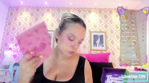 Snapshot of saraavila_ chatting on 21, 4, 2026 SaraAvila online show from 21, 4, 2026