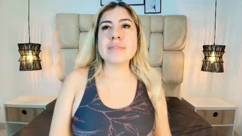Snapshot of sarablonde_t chatting on 4, 7, 2026 sarablonde_t online show from 4, 7, 2026