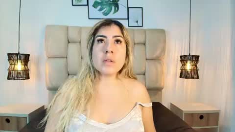 Snapshot of sarablonde_t chatting on 24, 7, 2026 sarablonde_t online show from 24, 7, 2026