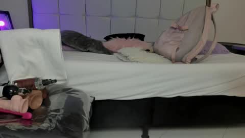   online show from 22, 2, 2025