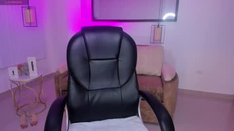 Snapshot of saracruz_1 chatting on 18, 3, 2026 saracruz online show from 18, 3, 2026