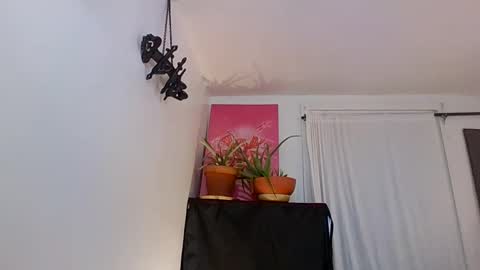 Snapshot of saradesirexo chatting on 3, 2, 2025 Sara Desire online show from 3, 2, 2025
