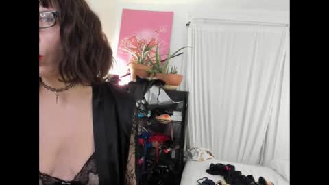 Snapshot of saradesirexo chatting on 21, 2, 2025 Sara Desire online show from 21, 2, 2025