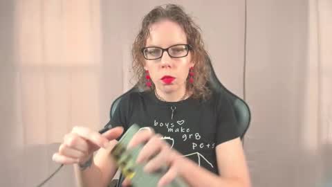 Snapshot of saradesirexo chatting on 1, 10, 2025 Sara Desire online show from 1, 10, 2025