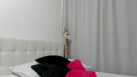 Snapshot of saradusk chatting on 11, 6, 2026 Sara online show from 11, 6, 2026