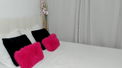 Snapshot of saradusk chatting on 21, 6, 2026 Sara online show from 21, 6, 2026