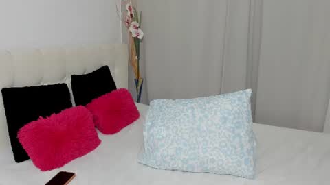 Snapshot of saradusk chatting on 27, 6, 2026 Sara online show from 27, 6, 2026