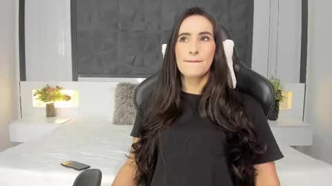  Sara Gomez  online show from 8, 10, 2025