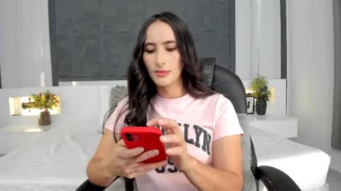 Snapshot of saragomez_1 chatting on 23, 4, 2026 Sara Gomez online show from 23, 4, 2026