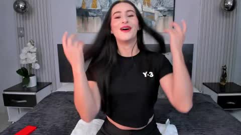 Snapshot of saragomez_1 chatting on 1, 6, 2026 Sara Gomez online show from 1, 6, 2026
