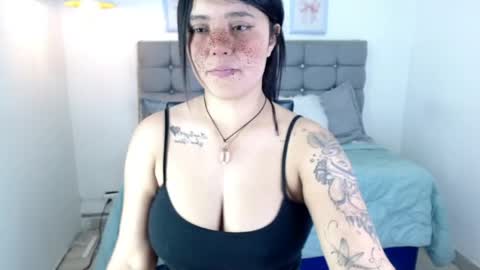 Snapshot of sarah__moon1 chatting on 24, 4, 2026 Sarah Moon online show from 24, 4, 2026