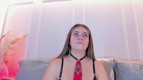 Snapshot of sarah_bonneth chatting on 9, 6, 2026 Sarah Bonneth online show from 9, 6, 2026
