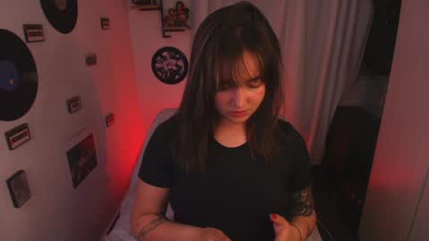 Snapshot of sarah_cuteeyes chatting on 1, 4, 2026 Sara online show from 1, 4, 2026