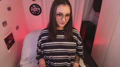 Snapshot of sarah_cuteeyes chatting on 24, 6, 2026 Sara online show from 24, 6, 2026