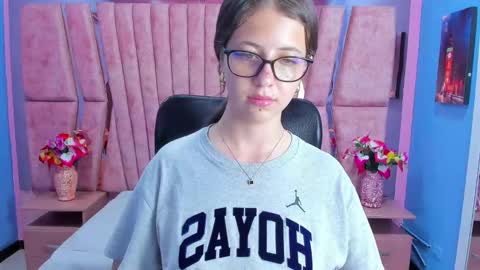 Snapshot of sarah_sweett_ chatting on 28, 2, 2025 Sarah online show from 28, 2, 2025