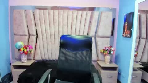 Snapshot of sarah_sweett_ chatting on 17, 10, 2025 Sarah online show from 17, 10, 2025