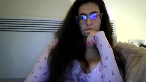 Sarah online show from 3, 12, 2025