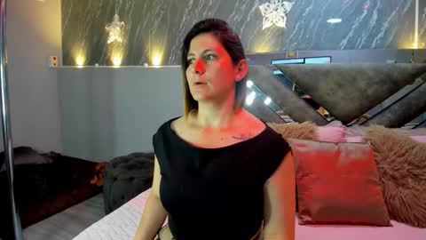 Sarah Deyvis online show from 9, 2, 2026