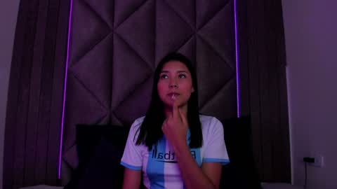 Snapshot of sarahevans__ chatting on 15, 1, 2025 Sarah Evans online show from 15, 1, 2025