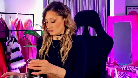 Snapshot of sarahholly chatting on 29, 4, 2026 Divine Sarah NONUDE model online show from 29, 4, 2026
