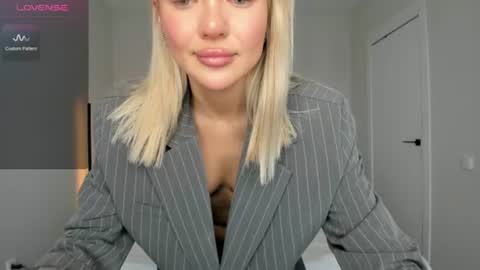 Snapshot of sarahphyllis chatting on 11, 6, 2026 sarahphyllis online show from 11, 6, 2026