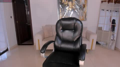 Sarah Rhodes online show from 9, 4, 2026