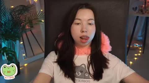 Snapshot of sarahson chatting on 16, 2, 2025 vacation 16-30 of november caucht me in insta online show from 16, 2, 2025