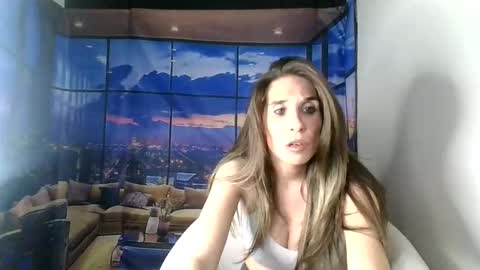 SarahStarr online show from 22, 12, 2025