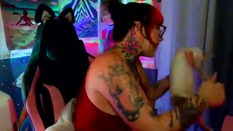 Sarah T online show from 19, 10, 2025