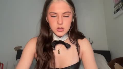 SarahxOliver online show from 30, 10, 2025