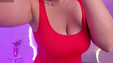 Snapshot of sarahyates chatting on 8, 6, 2026 Sarah independent model online show from 8, 6, 2026