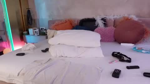 Snapshot of sarajennyfer chatting on 7, 7, 2026 Jenny online show from 7, 7, 2026