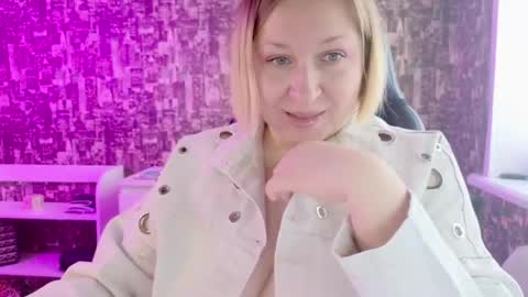 Snapshot of sarakatherin chatting on 27, 4, 2026 Sara online show from 27, 4, 2026