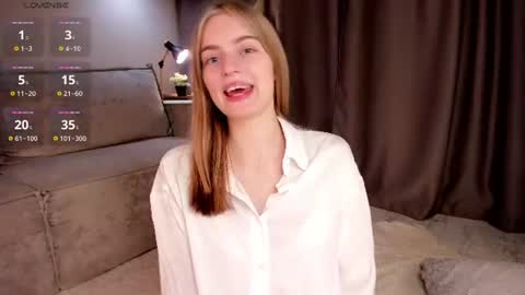 Snapshot of sarakinsly chatting on 21, 6, 2026 Rosie online show from 21, 6, 2026