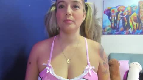 Snapshot of saraledouxx chatting on 12, 11, 2025 Sara Ledouxx online show from 12, 11, 2025