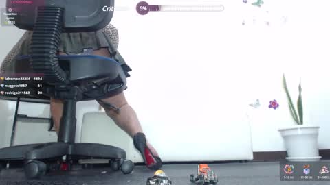 Saraloves online show from 18, 2, 2025