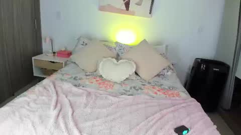 Snapshot of saramartinezz_ chatting on 10, 6, 2026 Sara Martinez online show from 10, 6, 2026