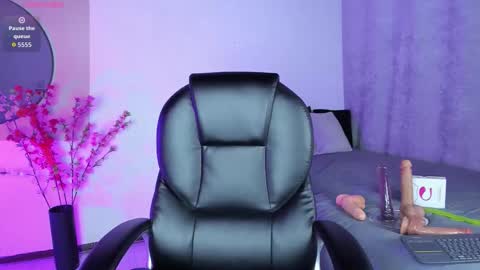 saramilf_69 online show from 1, 12, 2025