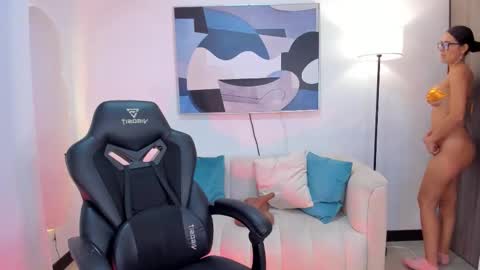 I am Sara  online show from 11, 10, 2025