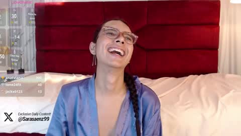 Snapshot of sarasaenz_99 chatting on 12, 1, 2025 Sara online show from 12, 1, 2025