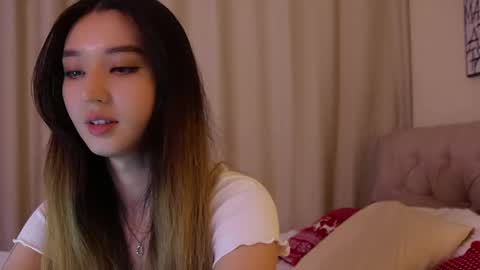 Snapshot of sarasuo chatting on 5, 1, 2025 Shara online show from 5, 1, 2025